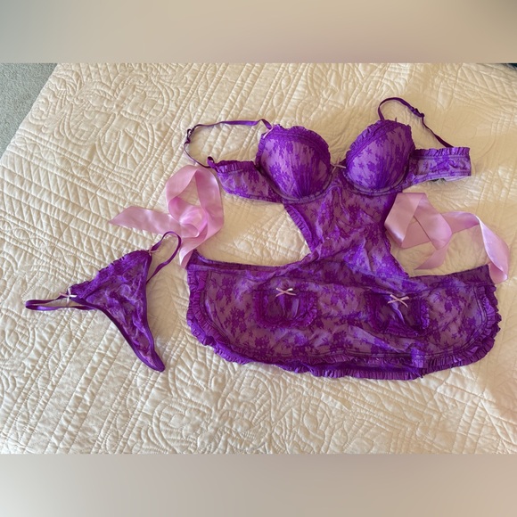 NWOT Victoria’s Secret Purple Lace Lingerie Set - Picture 1 of 5